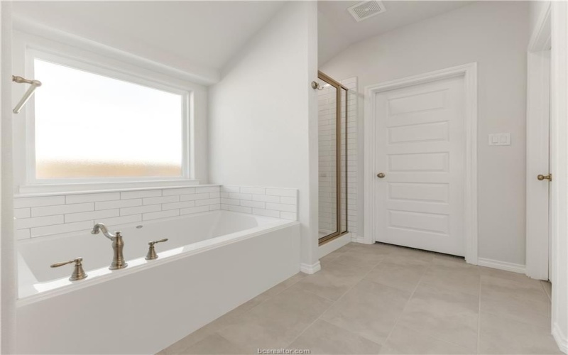6206 Southern Cross Drive, College Station, TX 77845, 3 Bedrooms Bedrooms, ,2 BathroomsBathrooms,Residential,For Sale,6206 Southern Cross Drive,24008967