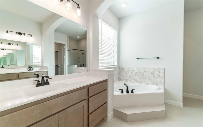 124 Deep Water Court, Heath, TX 75126, 4 Habitaciones Habitaciones , ,3 BañosBaños,Residential,En Venta,124 Deep Water Court,20964084