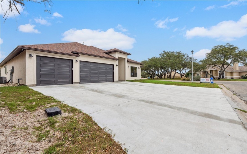 102 Cedar Ridge Drive, Rockport, TX 78382, 4 Habitaciones Habitaciones , ,3 BañosBaños,Residential,En Venta,102 Cedar Ridge Drive,445691