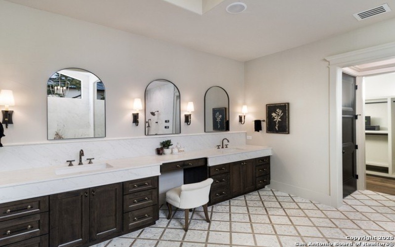 220 Easy Money, Boerne, TX 78006, 6 Bedrooms Bedrooms, ,7 BathroomsBathrooms,Residential,For Sale,220 Easy Money,1874221