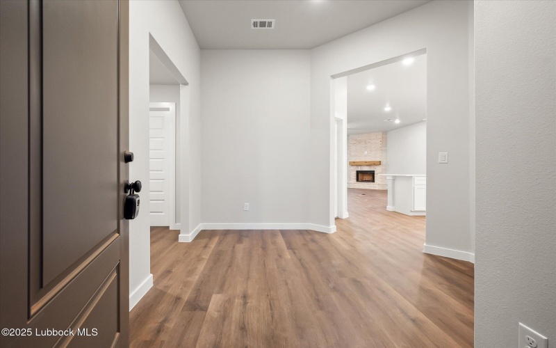 10704 Beaufort Avenue, Lubbock, TX 79424, 3 Bedrooms Bedrooms, ,2 BathroomsBathrooms,Residential,For Sale,10704 Beaufort Avenue,202556037