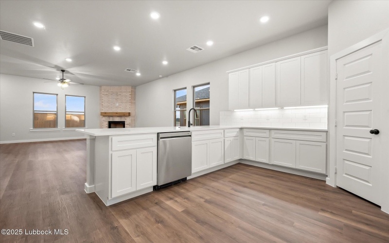 10704 Beaufort Avenue, Lubbock, TX 79424, 3 Bedrooms Bedrooms, ,2 BathroomsBathrooms,Residential,For Sale,10704 Beaufort Avenue,202556037