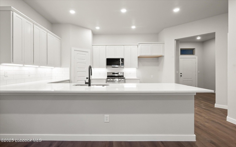 10704 Beaufort Avenue, Lubbock, TX 79424, 3 Bedrooms Bedrooms, ,2 BathroomsBathrooms,Residential,For Sale,10704 Beaufort Avenue,202556037