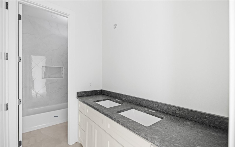 758 Buffalo Creek Drive, Corpus Christi, TX 78415, 5 Bedrooms Bedrooms, ,3 BathroomsBathrooms,Residential,For Sale,758 Buffalo Creek Drive,460060