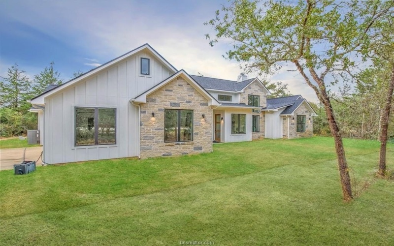 4334 Berkshire, Franklin, TX 77856, 4 Bedrooms Bedrooms, ,3 BathroomsBathrooms,Residential,For Sale,4334 Berkshire,25002114