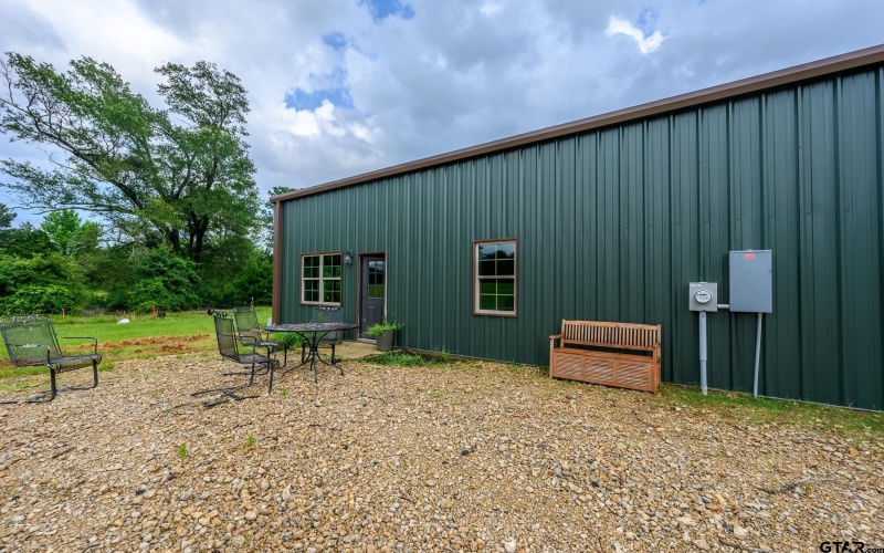 6470 Hwy 110, Tyler, TX 75704, 2 Bedrooms Bedrooms, ,1 BathroomBathrooms,Farm,For Sale,6470 Hwy 110,25008870