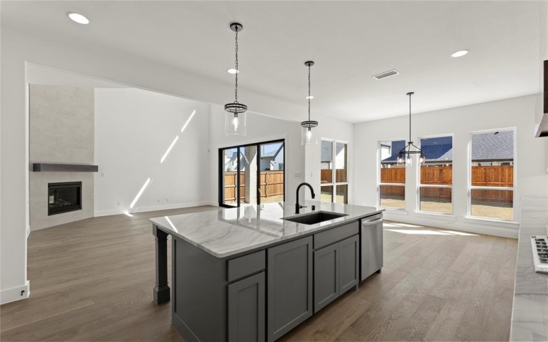 16322 Old Westbury Lane, Frisco, TX 75033, 4 Habitaciones Habitaciones , ,5 BañosBaños,Residential,En Venta,16322 Old Westbury Lane,20965147