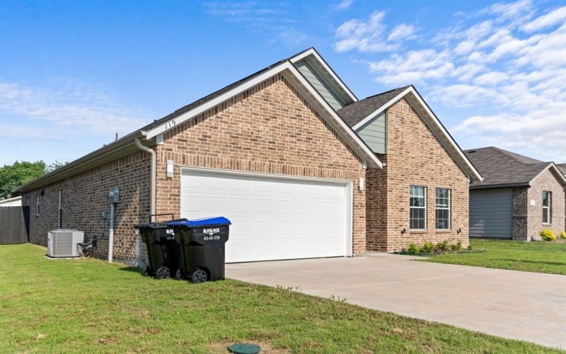 119 Hesed Street, Greenville, TX 75402, 4 Bedrooms Bedrooms, ,2 BathroomsBathrooms,Residential,For Sale,119 Hesed Street,20965376