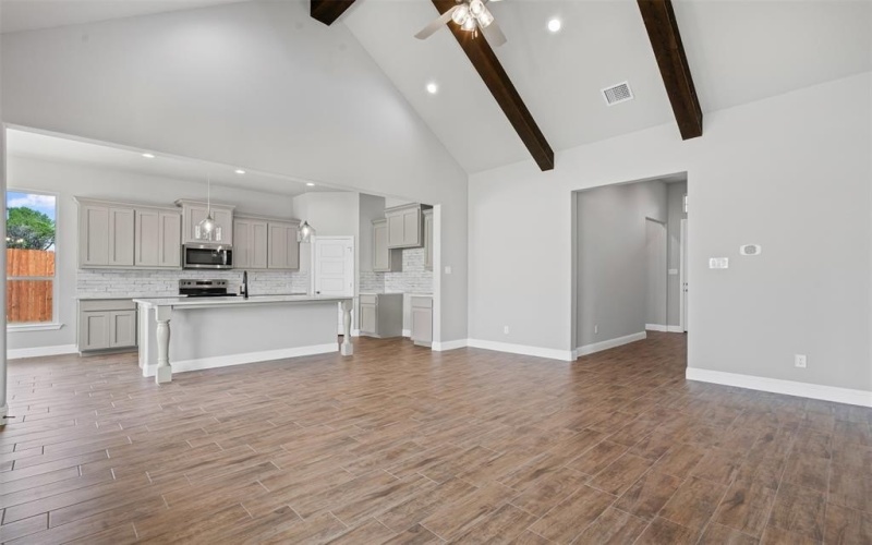207 Mitchell Drive, Glen Rose, TX 76043, 3 Bedrooms Bedrooms, ,2 BathroomsBathrooms,Residential,For Sale,207 Mitchell Drive,20965516