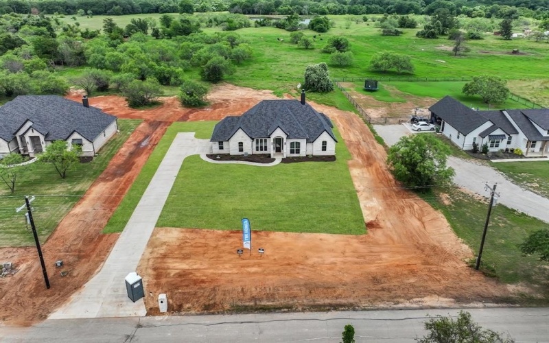 977 County Road 1304, Bridgeport, TX 76426, 4 Bedrooms Bedrooms, ,2 BathroomsBathrooms,Residential,For Sale,977 County Road 1304,20965735