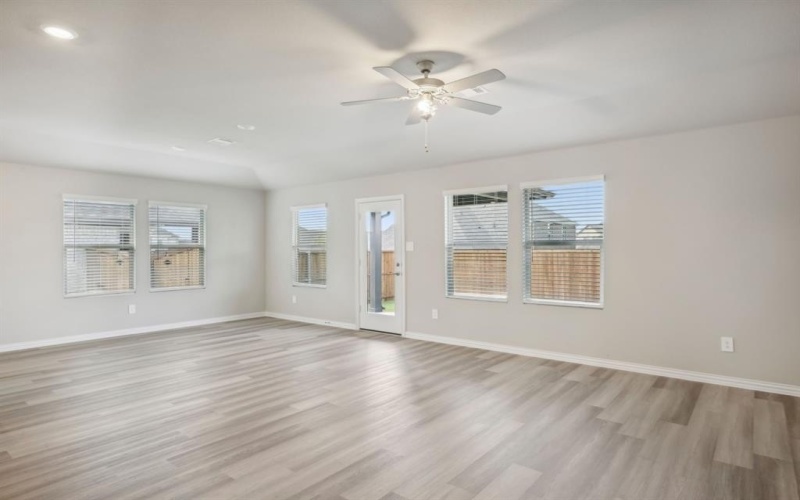 316 Sierra Ridge, Lavon, TX 75166, 3 Bedrooms Bedrooms, ,2 BathroomsBathrooms,Residential,For Sale,316 Sierra Ridge,20963892