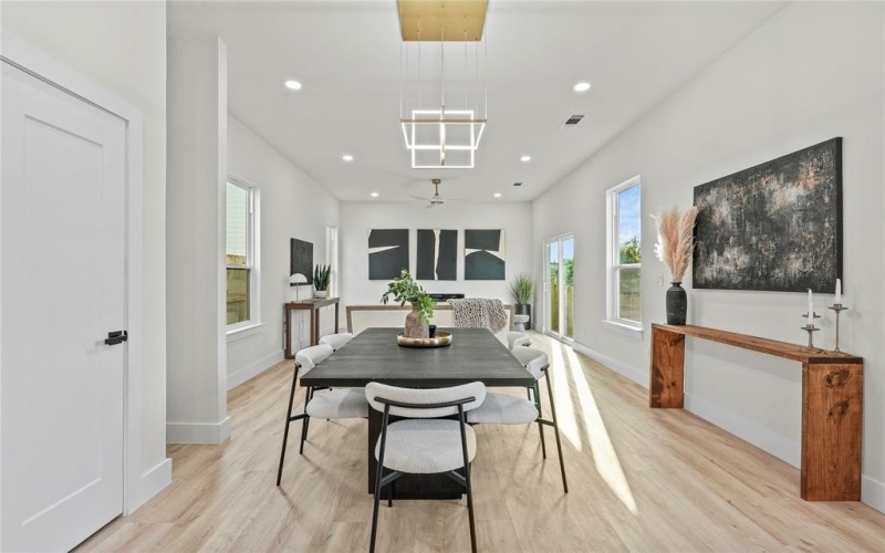 601 S Moore Street, Dallas, TX 75203, 3 Bedrooms Bedrooms, ,2 BathroomsBathrooms,Residential,For Sale,601 S Moore Street,20964623