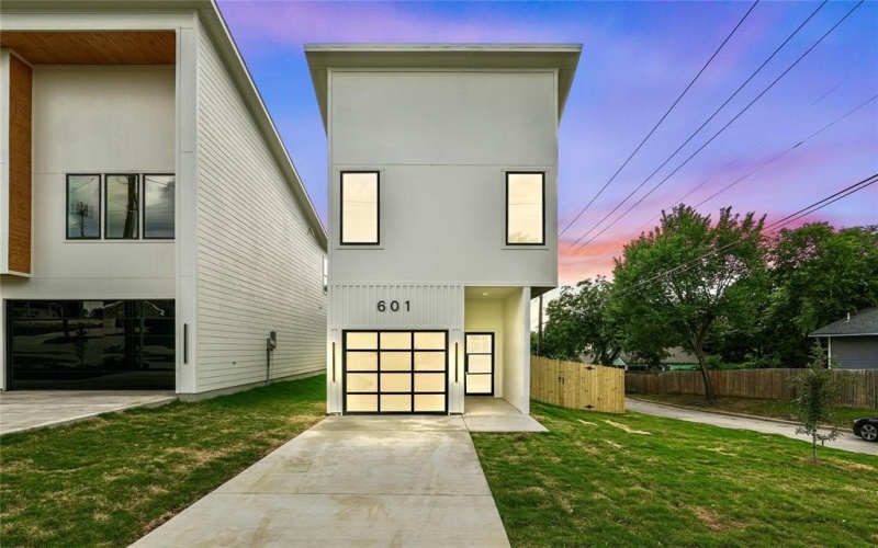 601 S Moore Street, Dallas, TX 75203, 3 Bedrooms Bedrooms, ,2 BathroomsBathrooms,Residential,For Sale,601 S Moore Street,20964623