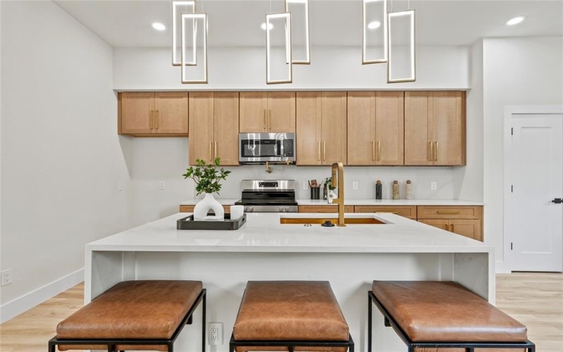 601 S Moore Street, Dallas, TX 75203, 3 Bedrooms Bedrooms, ,2 BathroomsBathrooms,Residential,For Sale,601 S Moore Street,20964623