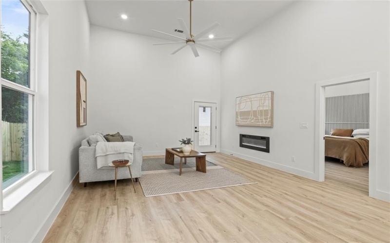 603 S Moore Street, Dallas, TX 75203, 4 Bedrooms Bedrooms, ,2 BathroomsBathrooms,Residential,For Sale,603 S Moore Street,20964631