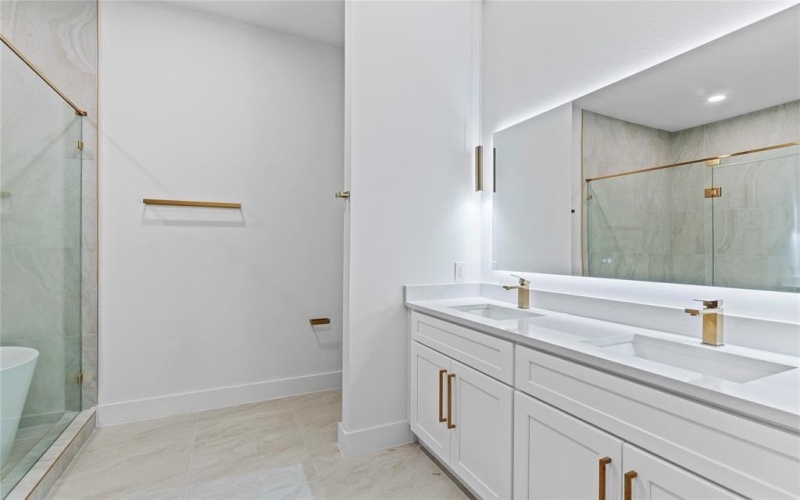 603 S Moore Street, Dallas, TX 75203, 4 Bedrooms Bedrooms, ,2 BathroomsBathrooms,Residential,For Sale,603 S Moore Street,20964631
