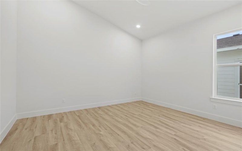 603 S Moore Street, Dallas, TX 75203, 4 Bedrooms Bedrooms, ,2 BathroomsBathrooms,Residential,For Sale,603 S Moore Street,20964631
