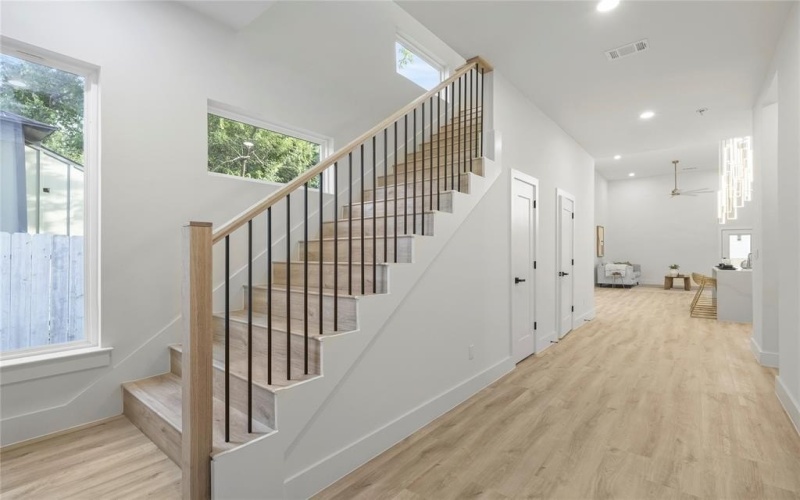 603 S Moore Street, Dallas, TX 75203, 4 Bedrooms Bedrooms, ,2 BathroomsBathrooms,Residential,For Sale,603 S Moore Street,20964631