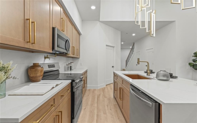 603 S Moore Street, Dallas, TX 75203, 4 Bedrooms Bedrooms, ,2 BathroomsBathrooms,Residential,For Sale,603 S Moore Street,20964631