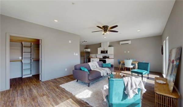 101 West 33rd #201, Bryan, TX 77803, 2 Bedrooms Bedrooms, ,1 BathroomBathrooms,Residential Lease,For Rent,101 West 33rd,25003182