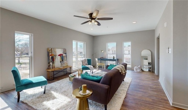 101 West 33rd #201, Bryan, TX 77803, 2 Bedrooms Bedrooms, ,1 BathroomBathrooms,Residential Lease,For Rent,101 West 33rd,25003182