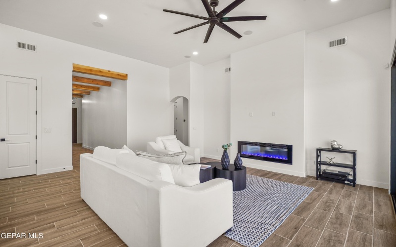 13317 JEFF WINTON Drive, El Paso, TX 79928, 4 Bedrooms Bedrooms, ,3 BathroomsBathrooms,Residential,For Sale,13317 JEFF WINTON Drive,924417