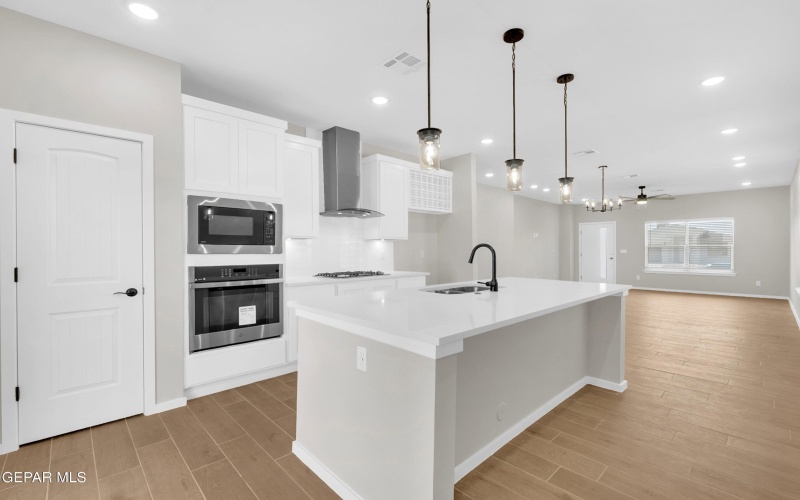 13872 Carolina Ponce Avenue, Horizon City, TX 79928, 4 Bedrooms Bedrooms, ,2 BathroomsBathrooms,Residential,For Sale,13872 Carolina Ponce Avenue,924425