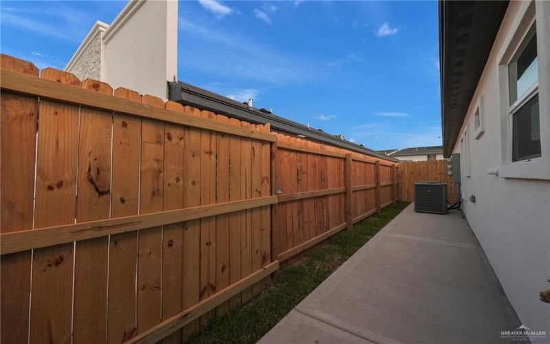 2000 E 1st Street #1, Mission, TX 78572, 3 Bedrooms Bedrooms, ,2 BathroomsBathrooms,Residential Lease,For Rent,2000 E 1st Street,473251