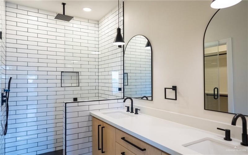 800 W Ruisenor Avenue, Pharr, TX 78577, 3 Bedrooms Bedrooms, ,2 BathroomsBathrooms,Residential,For Sale,800 W Ruisenor Avenue,473394