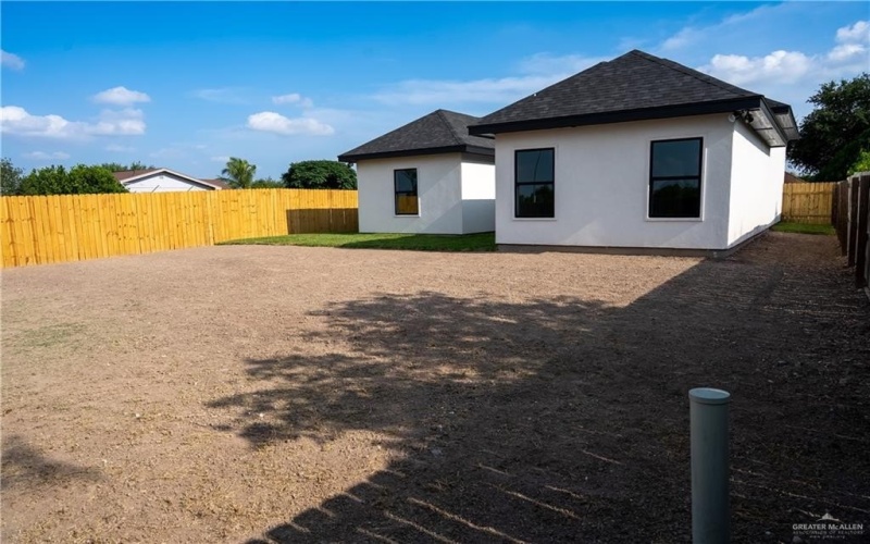 800 W Ruisenor Avenue, Pharr, TX 78577, 3 Bedrooms Bedrooms, ,2 BathroomsBathrooms,Residential,For Sale,800 W Ruisenor Avenue,473394