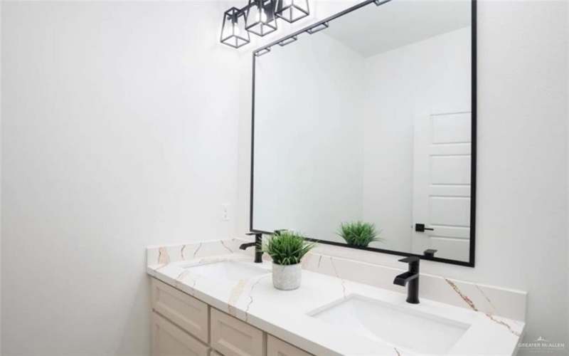 715 N Esperanza Street, Pharr, TX 78577, 3 Bedrooms Bedrooms, ,2 BathroomsBathrooms,Residential,For Sale,715 N Esperanza Street,473450