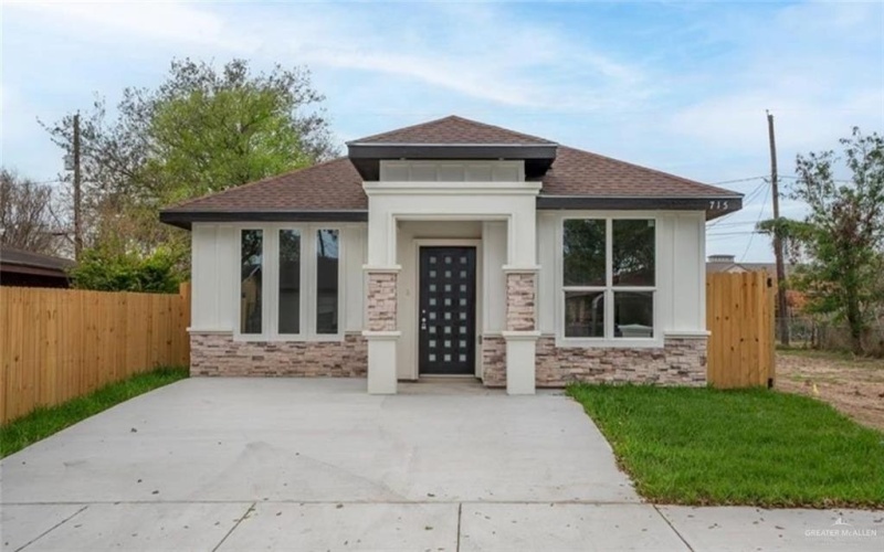 715 N Esperanza Street, Pharr, TX 78577, 3 Bedrooms Bedrooms, ,2 BathroomsBathrooms,Residential,For Sale,715 N Esperanza Street,473450