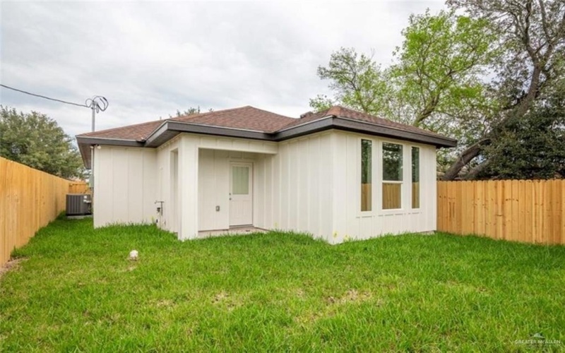 715 N Esperanza Street, Pharr, TX 78577, 3 Bedrooms Bedrooms, ,2 BathroomsBathrooms,Residential,For Sale,715 N Esperanza Street,473450