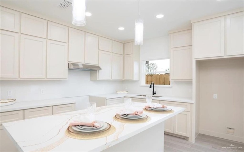 715 N Esperanza Street, Pharr, TX 78577, 3 Bedrooms Bedrooms, ,2 BathroomsBathrooms,Residential,For Sale,715 N Esperanza Street,473450