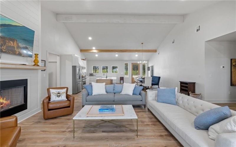2300 Farm To Market 2095 Farm to Market Road, Cameron, TX 76520, 4 Bedrooms Bedrooms, ,3 BathroomsBathrooms,Residential,For Sale,2300 Farm To Market 2095 Farm to Market Road,25003833