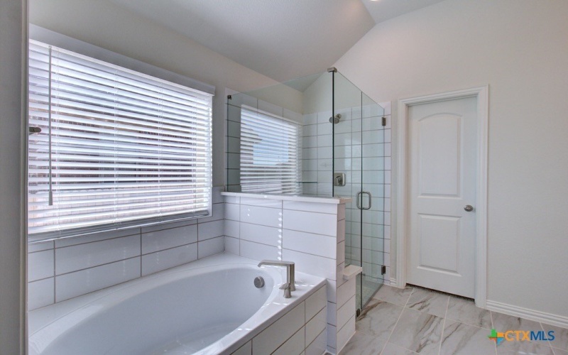 771 Navarro Street, New Braunfels, TX 78132, 4 Habitaciones Habitaciones , ,2 BañosBaños,Residential,En Venta,771 Navarro Street,582936