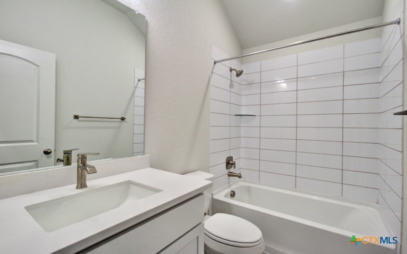 771 Navarro Street, New Braunfels, TX 78132, 4 Habitaciones Habitaciones , ,2 BañosBaños,Residential,En Venta,771 Navarro Street,582936