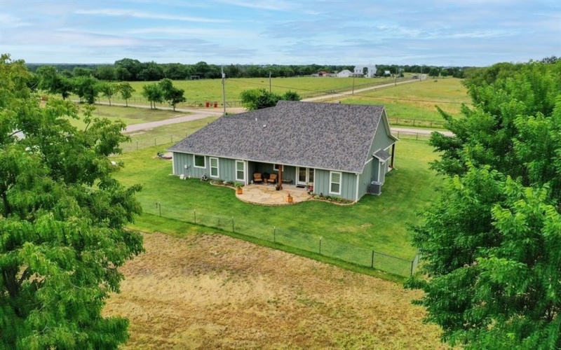 507 Wortham Road, Whitewright, TX 75491, 3 Bedrooms Bedrooms, ,2 BathroomsBathrooms,Residential,For Sale,507 Wortham Road,20954725