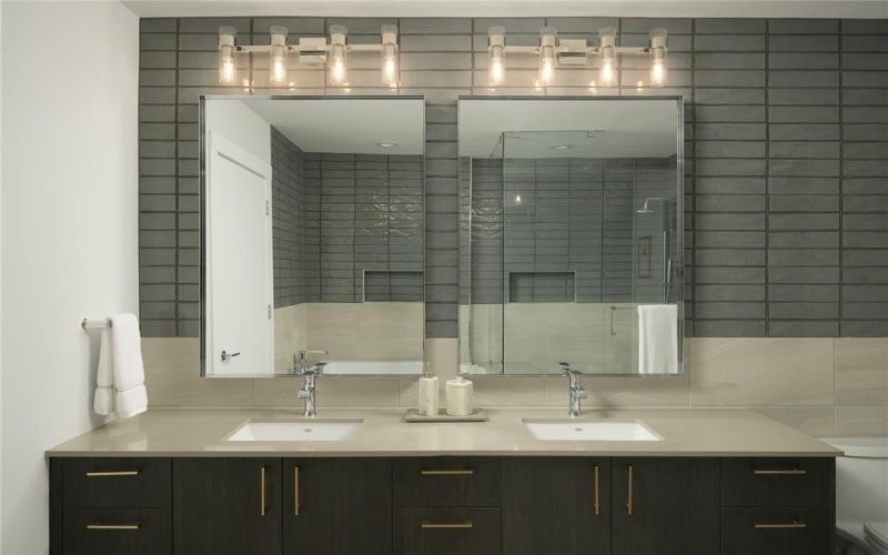 8119 Douglas Avenue #610, Dallas, TX 75225, 2 Habitaciones Habitaciones , ,2 BañosBaños,Residential Lease,En Alquiler,8119 Douglas Avenue,20957459