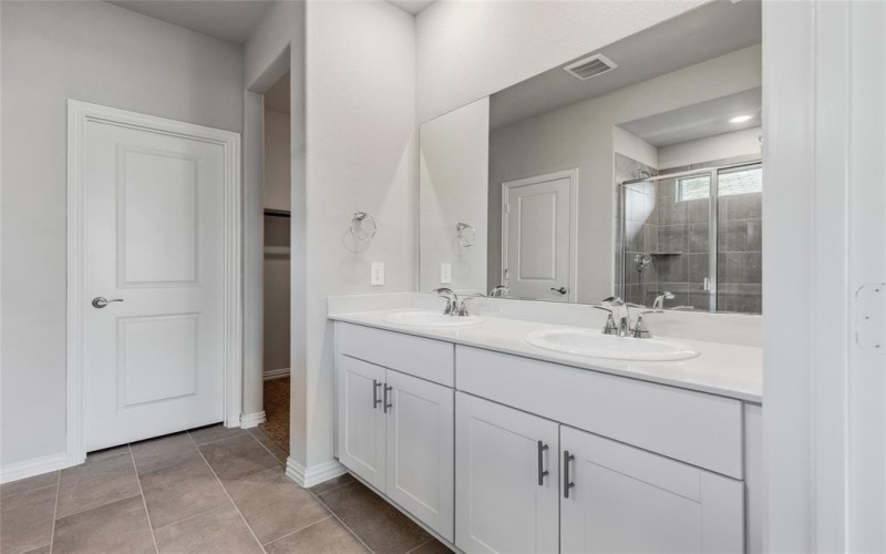 250 Sugarlands Drive, Greenville, TX 75402, 3 Habitaciones Habitaciones , ,2 BañosBaños,Residential,En Venta,250 Sugarlands Drive,20958008