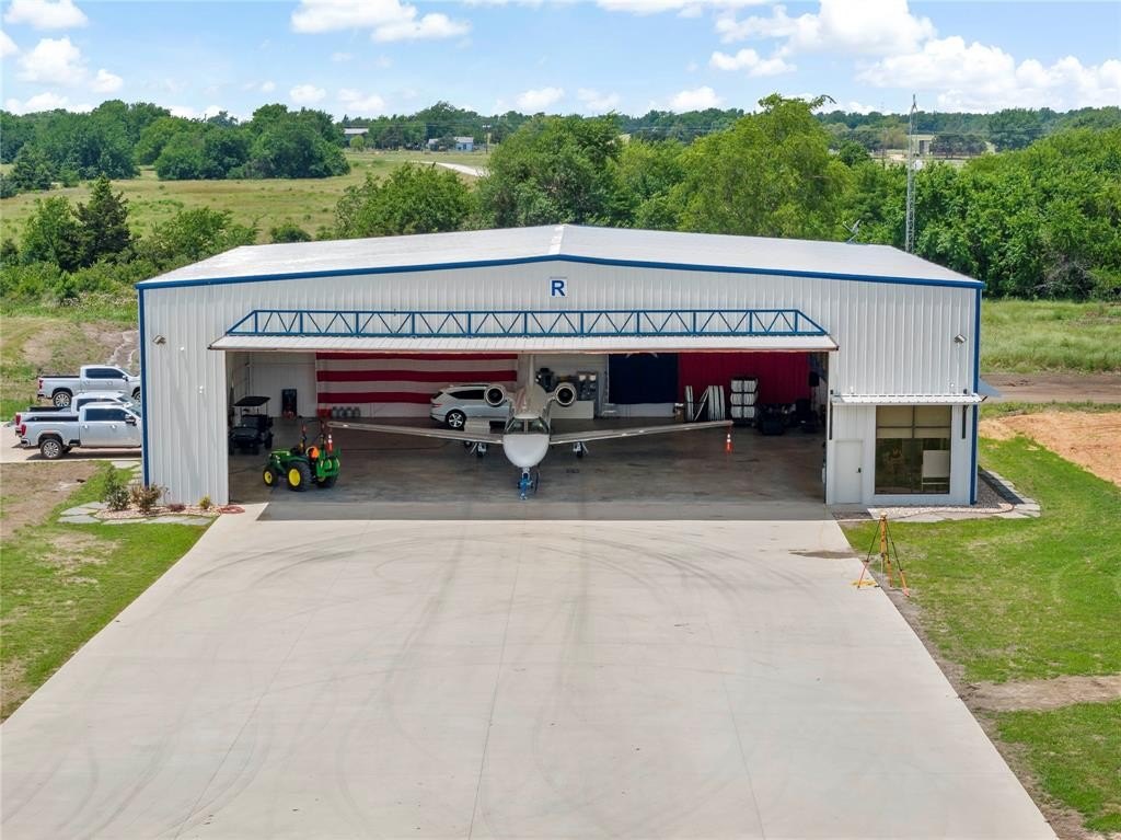 6700 Collier Drive #Hangar 4, Paris, TX 75462, ,Commercial Sale,En Venta,6700 Collier Drive,20962309
