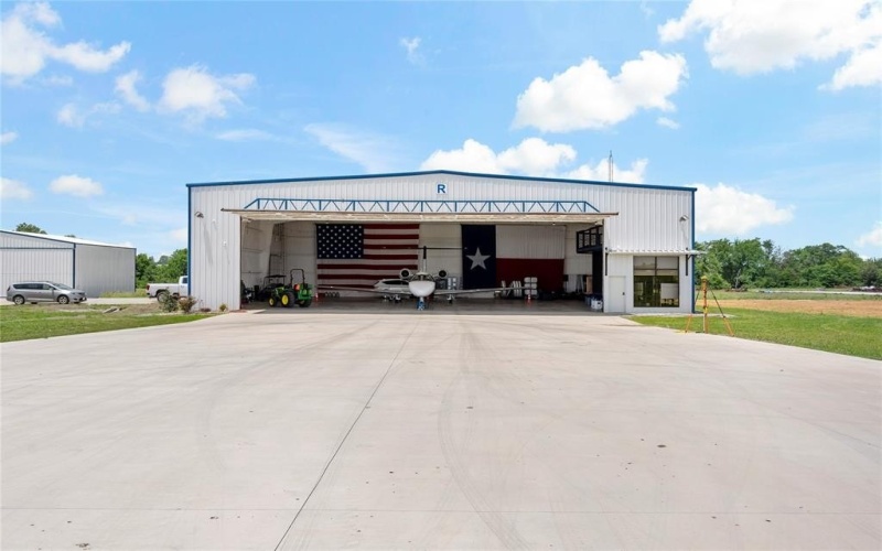 6700 Collier Drive #Hangar 4, Paris, TX 75462, ,Commercial Sale,En Venta,6700 Collier Drive,20962309