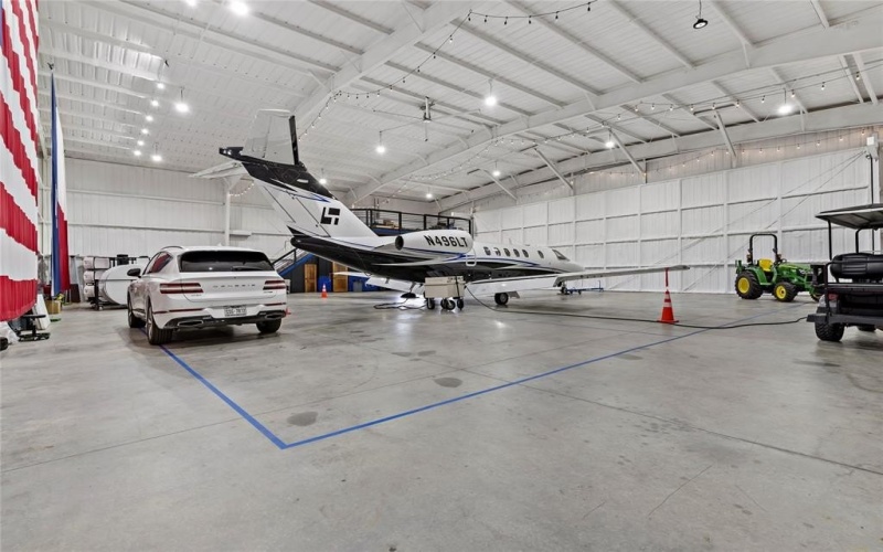 6700 Collier Drive #Hangar 4, Paris, TX 75462, ,Commercial Sale,En Venta,6700 Collier Drive,20962309