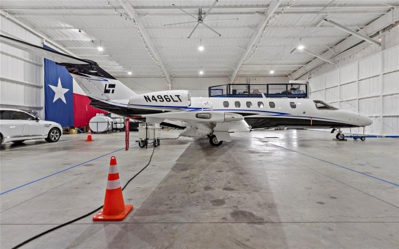 6700 Collier Drive #Hangar 4, Paris, TX 75462, ,Commercial Sale,En Venta,6700 Collier Drive,20962309