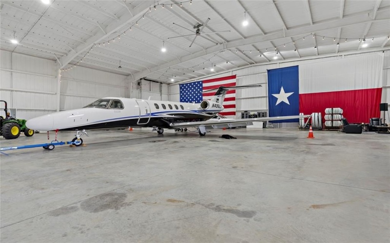 6700 Collier Drive #Hangar 4, Paris, TX 75462, ,Commercial Sale,En Venta,6700 Collier Drive,20962309
