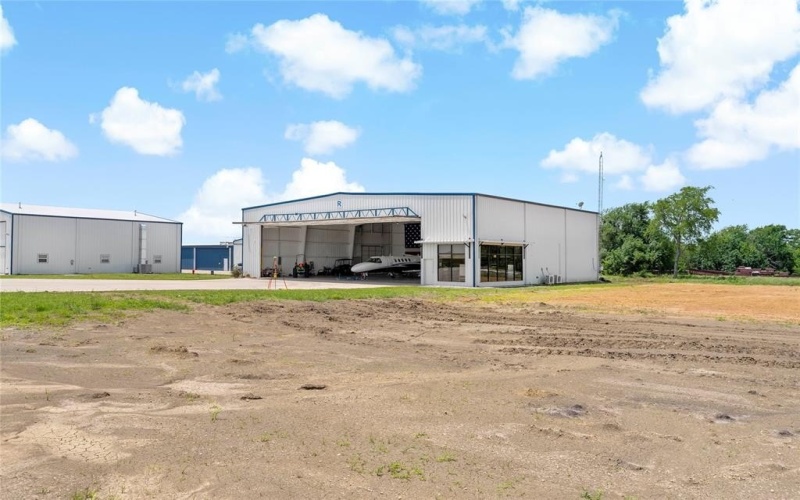 6700 Collier Drive #Hangar 4, Paris, TX 75462, ,Commercial Sale,En Venta,6700 Collier Drive,20962309