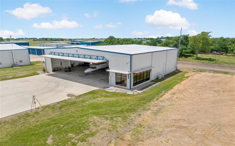 6700 Collier Drive #Hangar 4, Paris, TX 75462, ,Commercial Sale,En Venta,6700 Collier Drive,20962309