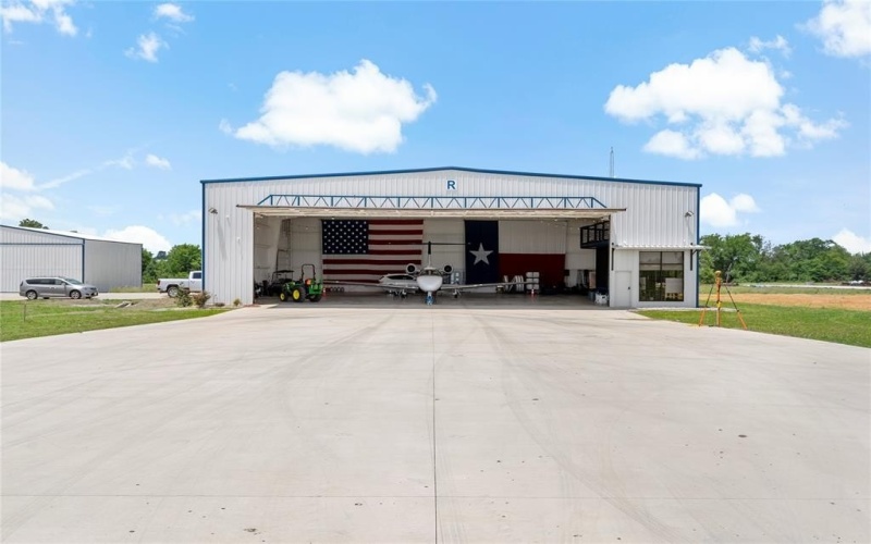 6700 Collier Drive #Hangar 4, Paris, TX 75462, ,Commercial Sale,En Venta,6700 Collier Drive,20962309