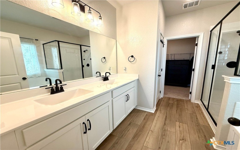 118 Beveridge Road, Seguin, TX 78155, 4 Bedrooms Bedrooms, ,3 BathroomsBathrooms,Residential Lease,For Rent,118 Beveridge Road,583082