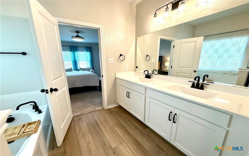 118 Beveridge Road, Seguin, TX 78155, 4 Bedrooms Bedrooms, ,3 BathroomsBathrooms,Residential Lease,For Rent,118 Beveridge Road,583082
